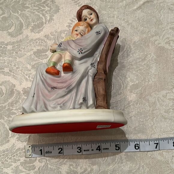 Current Inc vintage porcelain Mother & child figurine no chips cracks EVC - Picture 8 of 10